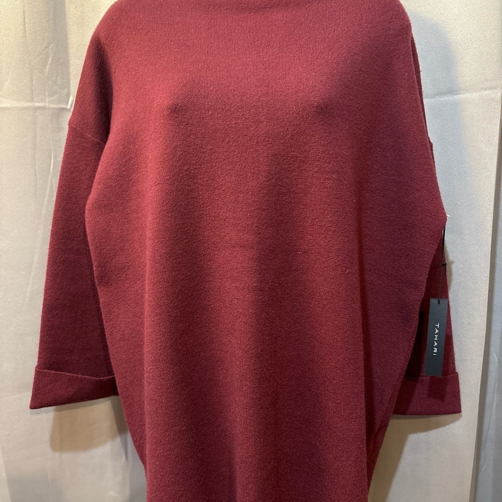 Tahari Women's XL Maroon Sweater with Back Zipper Long Sleeve